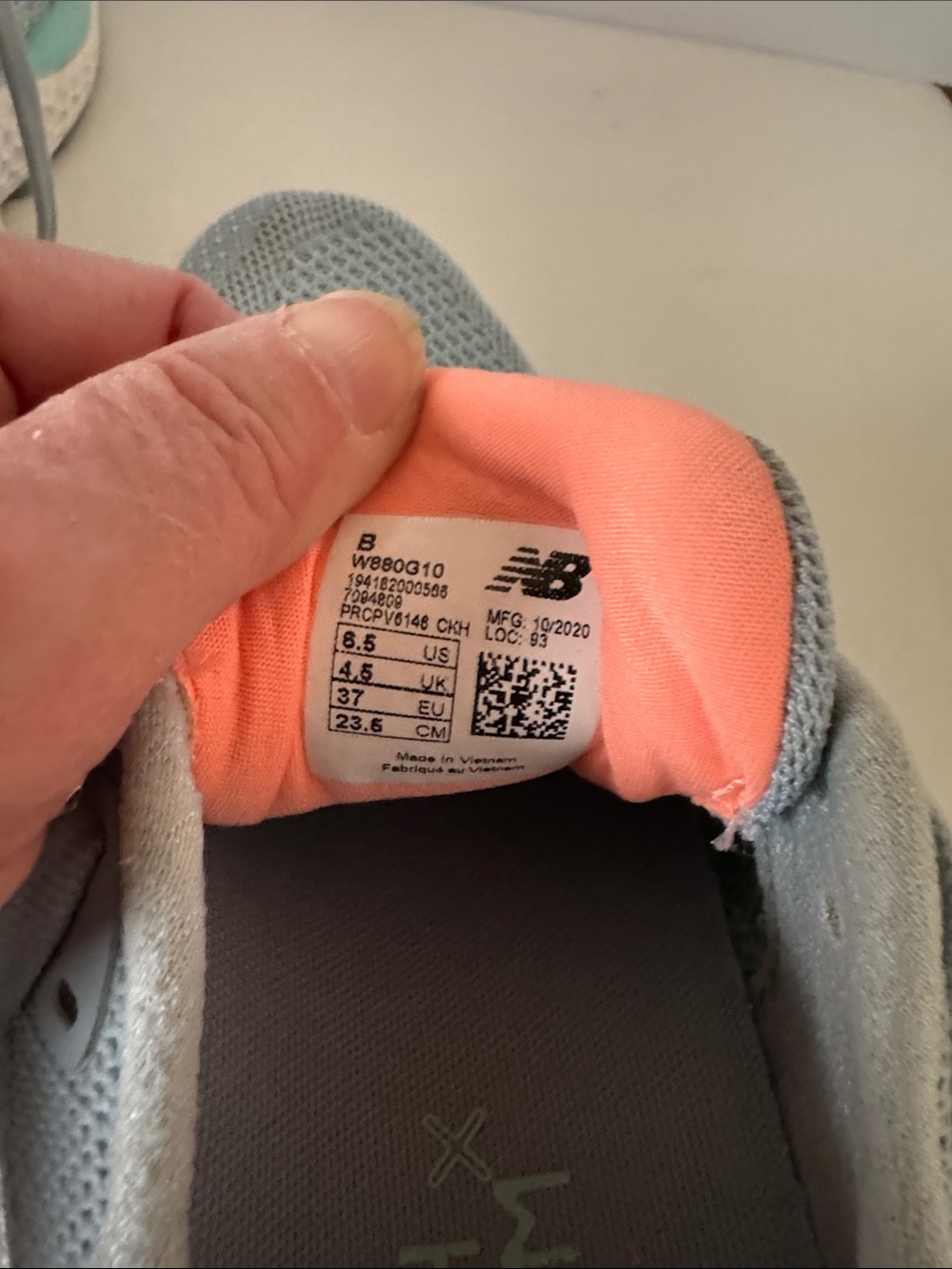 New Balance athletic shoes - Picture 11 of 11